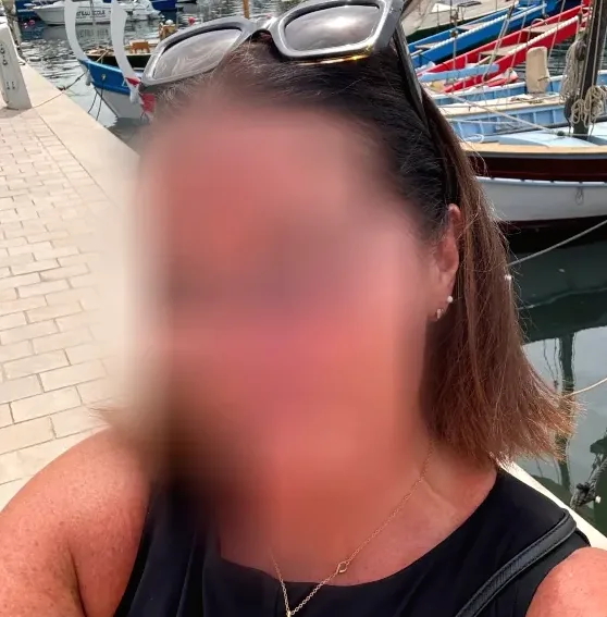 Emilia, 32