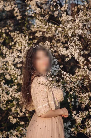 Sarah, 35