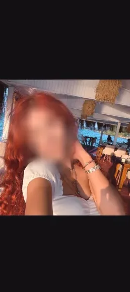 Carla, 19